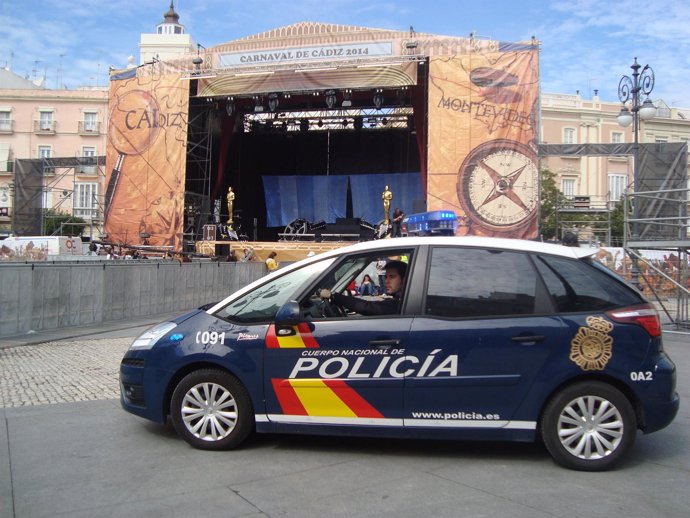 Agentes en el Carnaval de Cádiz