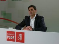 PSOE-A ve en Moreno "vuelta al pasado" y "reencarnación" de Arenas