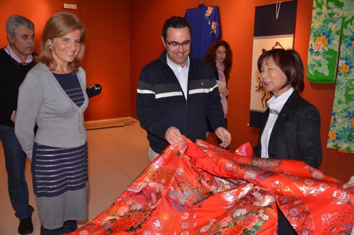 Oña y Romero presentan la exposición 'Japón Honor y Tradición' en Fuengirola