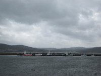 La práctica totalidad de la flota gallega permanece amarrada ante la alerta roja en el mar