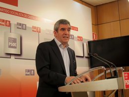 Julio Villarrubia, tras reunirse con las asociaciones de mujeres rurales.