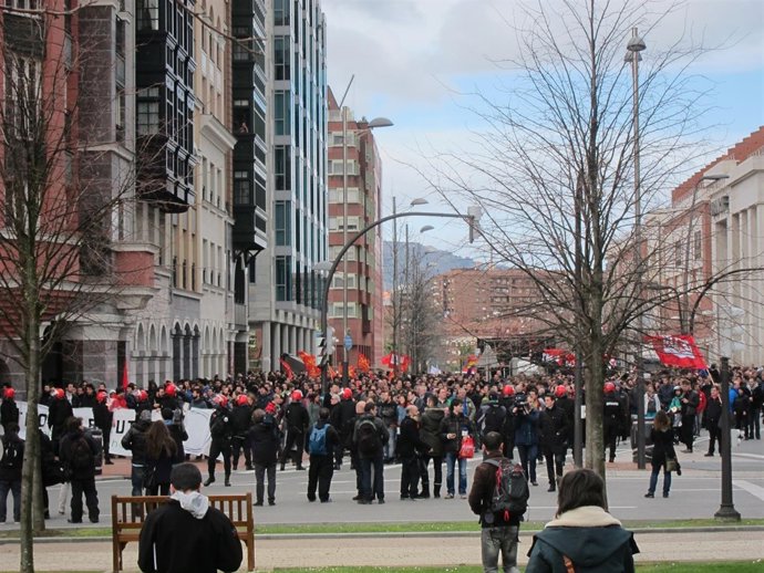 Manifestación contra la Cumbre Económica de Bilbao
