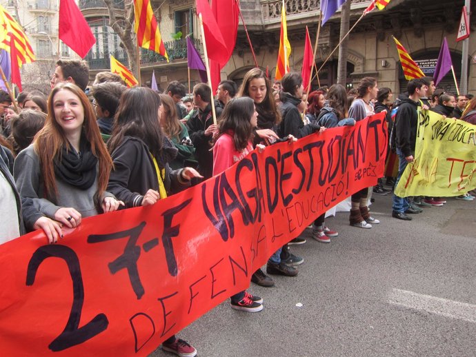 Huelga de estudiantes 27 de febrero en Barcelona manifestación