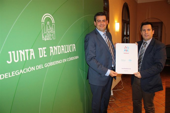 José Ignacio Expósito, y el representante de Telefónica, Rafael Expósito