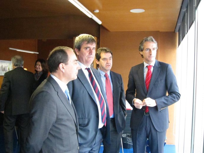 Reunión del comité organizador del Mundial de Vela 2014