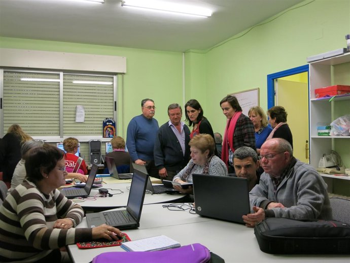 Visita a la Asociación Municipal de Pensionistas del Barrio Covadonga