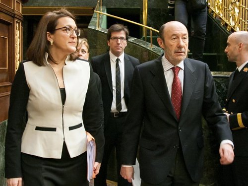 Soraya Rodríguez y Alfredo Pérez Rubalcaba, en el hemiciclo