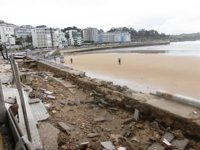 Estragos en Santander por olas de hasta 12 metros