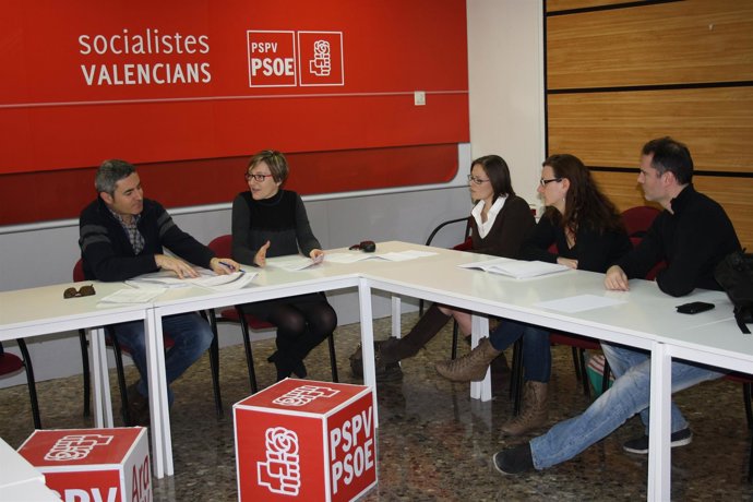 Reunión del PSPV por afectados por impagos de vivienda