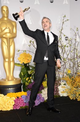 Alfonso Cuarón celebra su triunfo en los Oscar