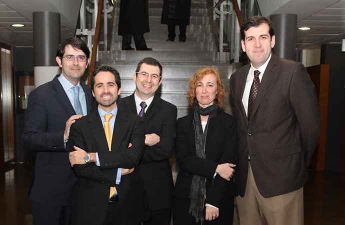 Investigadores de CEU-UCH premiados por un estudio sobre violencia en noviazgo