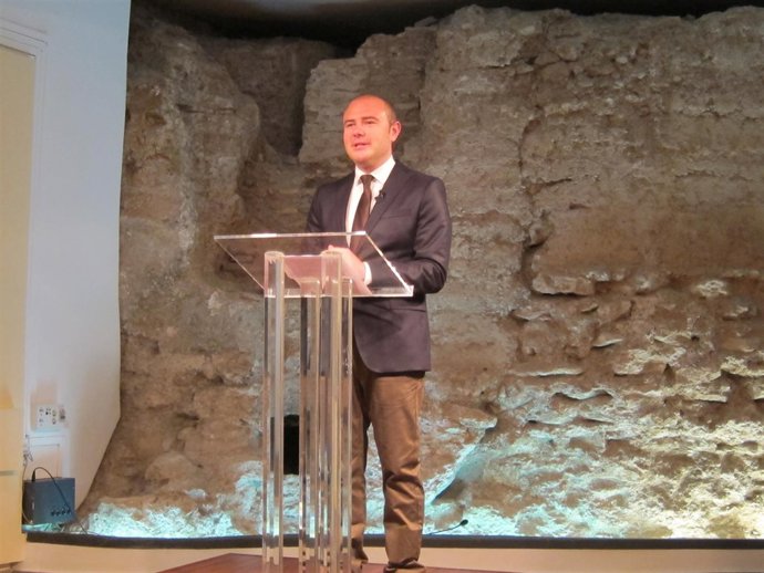 El socialista Toni Gaspar en una rueda de prensa