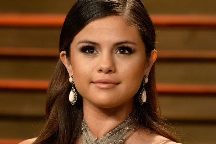 Selena Gómez entre la espada y la pared: Justin gesto muy dulce, pero no le cree