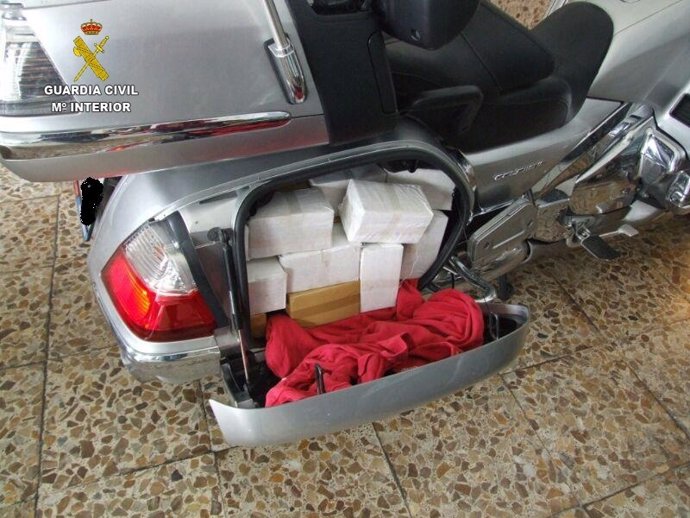 Motocicleta intervenida en la operación tolomeo contra trafico de drogas