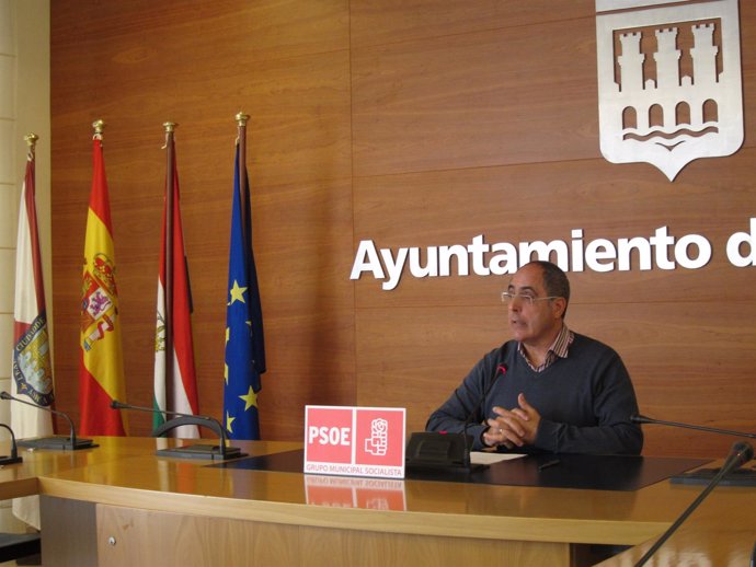 El concejal del PSOE Domingo Dorado