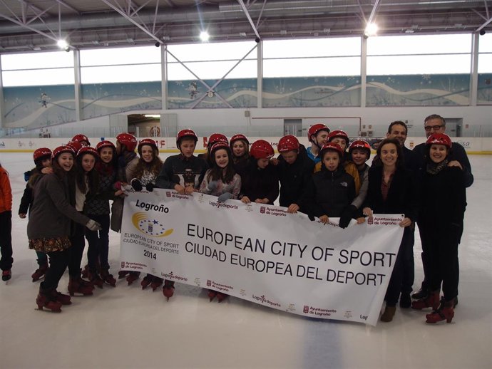 Gamarra, con los escolares en la pista de hielo        