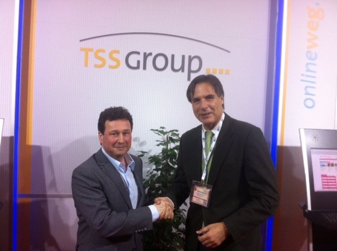 Edil de turismo, Damián Caneda, y presidente de TSS Group, Manuel MOlina, en ITB