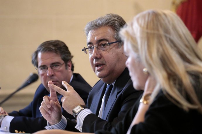 Serrano, Zoido y Fley en la presentación de una plataforma TIC para turismo