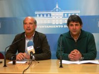 El alcalde de Écija formaliza el cese de Reina como concejal delegado pero mantendrá su acta de edil