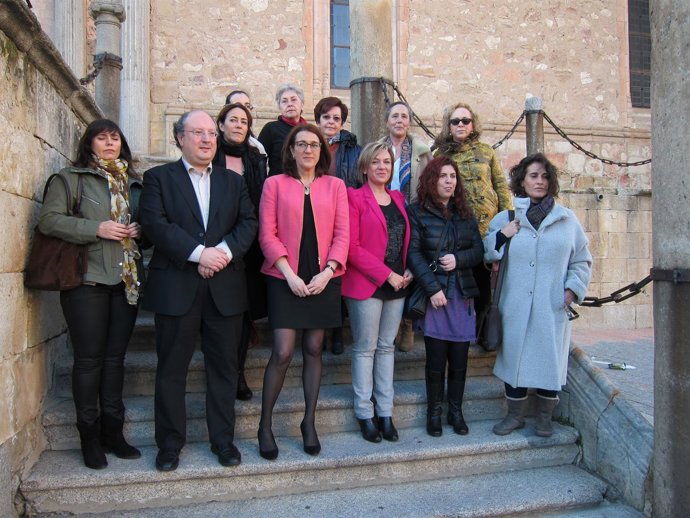 Soraya Rodríguez junto a socialistas salmantinos 