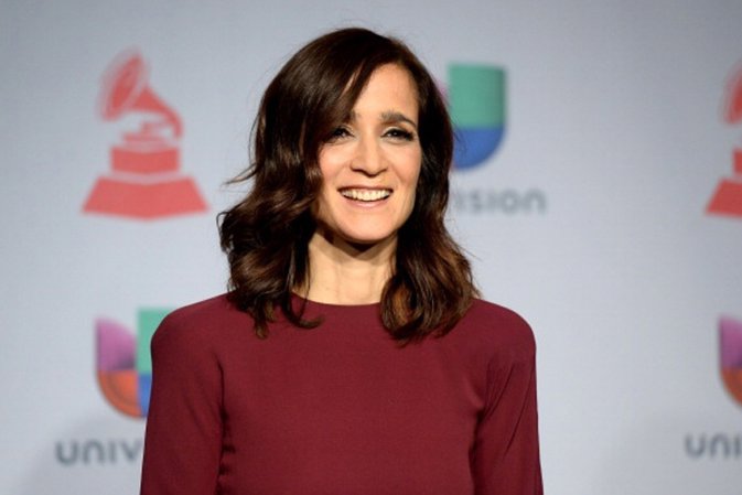 LAS VEGAS, NV - NOVEMBER 21:  Singer/songwriter Julieta Venegas poses in the pre