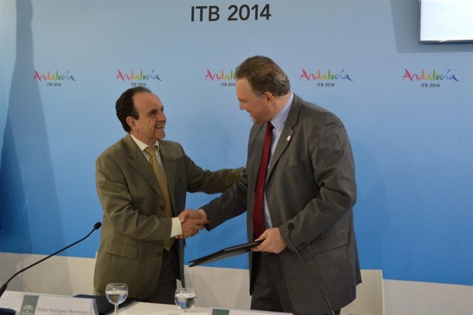 El consejero de Turismo firma acuerdo con DER Touristik