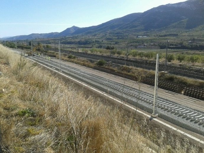 Adi inicia el montaje de vía de ancho convencional en el tramo Moixent-Alcúdia