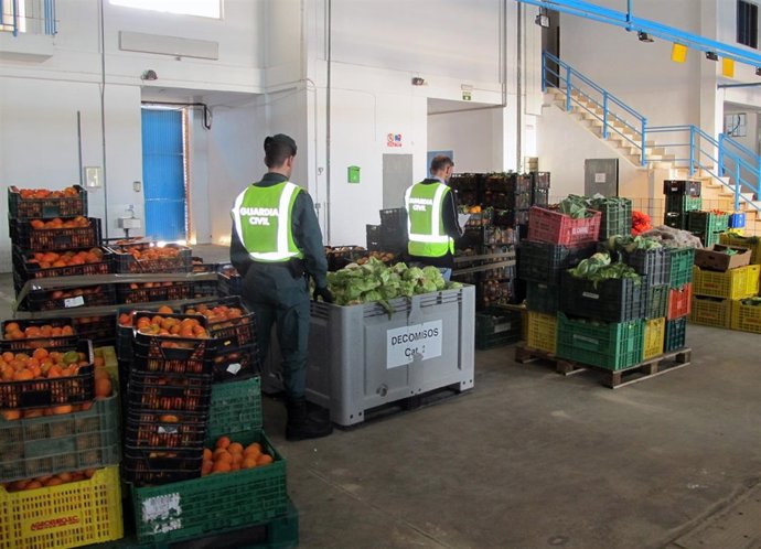 La Guardia Civil interviene más de cuatro toneladas de productos hortofrutícolas