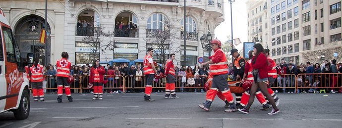 Voluntarios de Cruz Roja en Fallas, en imagen de archivo.