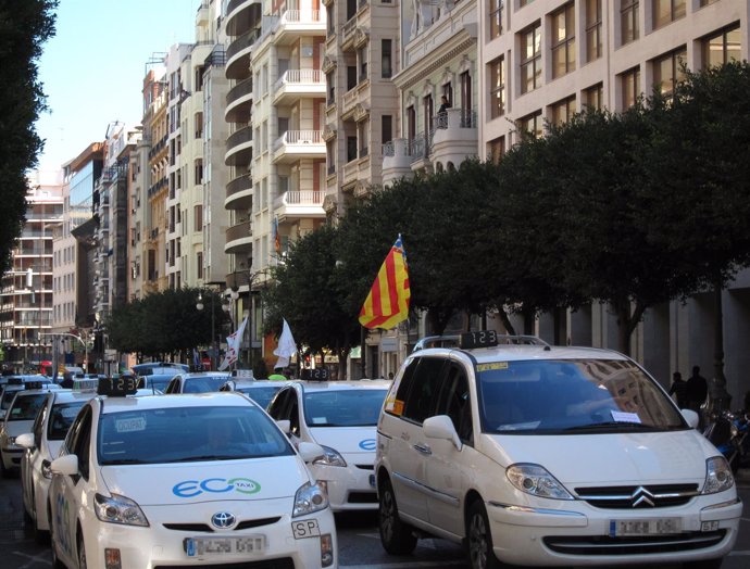 Manifestación de taxis en Valencia