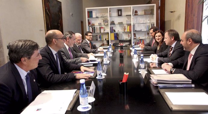 Reunión entre Moragues, Català y los rectores de las universidades públicas