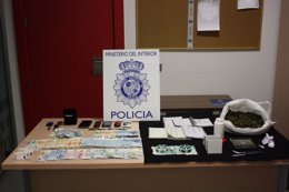 Droga intervenida en una tienda de golosinas de Lleida