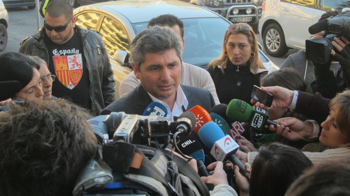 Juan José Cortés a su llegada a los juzgados en Huelva.