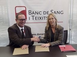 El director del Banc de Sang i Teixits, E.Argelagués, i la consellera Neus Munté