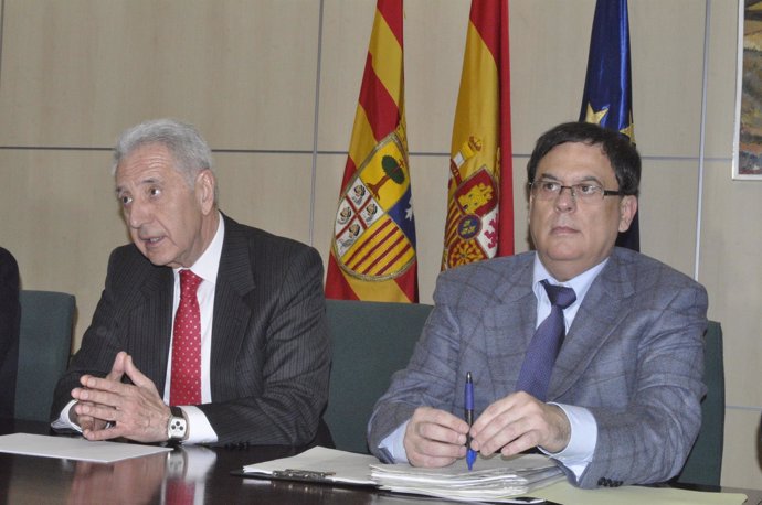 Modesto Lobón y el presidente de la Gestora del Jamón de Teruel, Fernando Calvo.