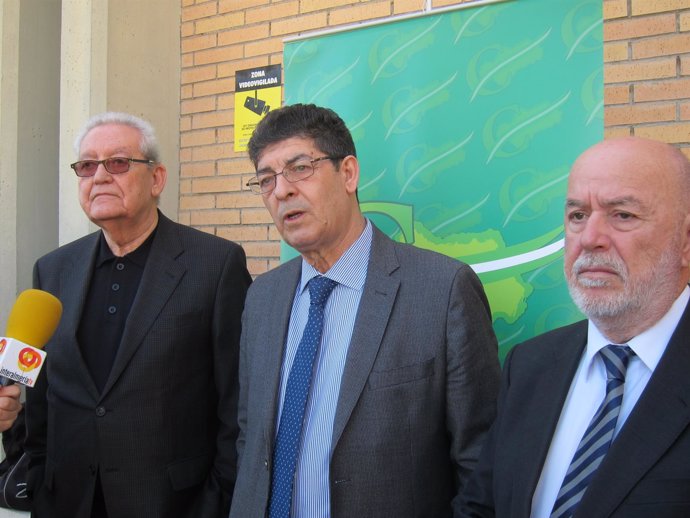 Valderas, junto a Rafael Escuredo y Pedro Molina en la UAL