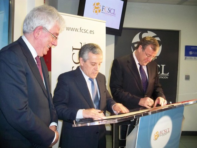 De izq. A drcha., José Ángel Hermida, Emilio Gutiérrez y Antonio Silván