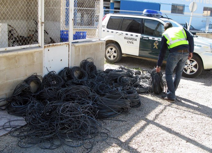 La Guardia Civil desmantela un grupo organizado dedicado al robo de cableado 