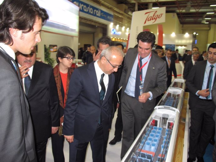 El ministro de Transporte de Turquía se interesa por el AVE de Talgo