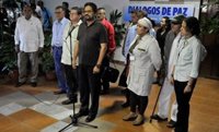 Las FARC instan a Santos a "despedir" a Pinzón