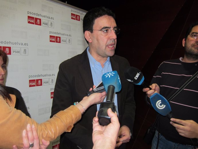 El portavoz del PSOE en el Parlamento, Mario Jiménez. 