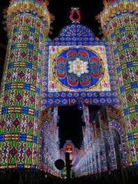 Las torres de luz de Sueca-Literato Azorín ganan el premio de Calles Iluminadas