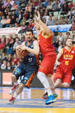 Valencia Basket  gana a UCAM Murcia
