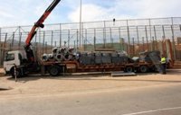 Una vintena d'immigrants salten la tanca de Melilla i 150 ho proven