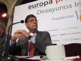 El vicepresidente de la Junta, Diego Valderas, en los Desayunos de Europa Press