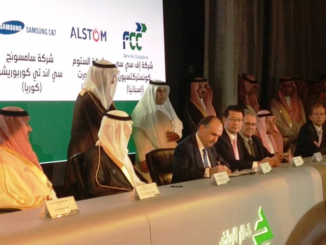 FCC firma contrato del metro de Riad