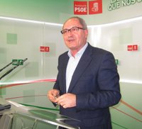 PSOE-A recuerda a Valderas que Susana Díaz es "la primera" que "quiere más" actividad legislativa