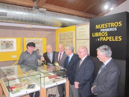 Los responsables de la Diputación visitan la exposición