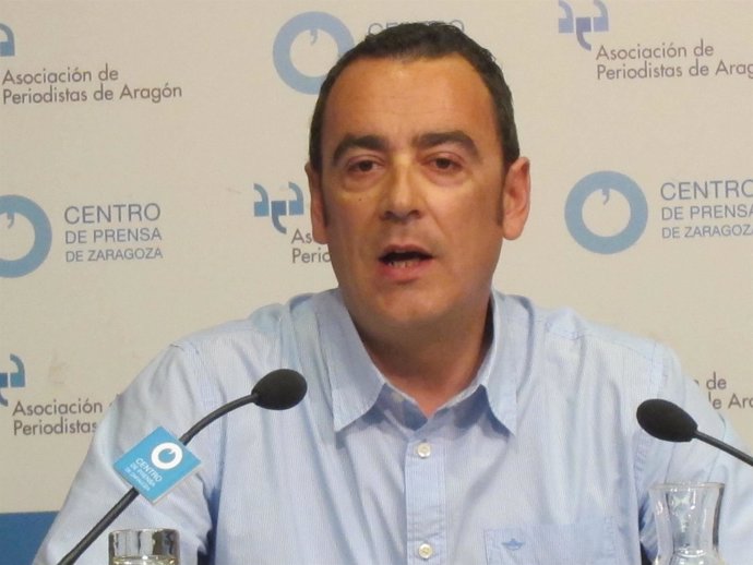 El precandidato del PSOE a primarias a la Presidencia de Aragón