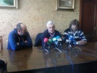 El acceso al buque hundido en Cabo Peñas se complica y continúa la búsqueda de los seis desaparecidos